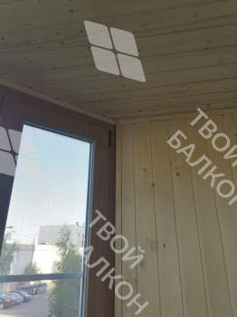 Отделка стен и потолка на балконе