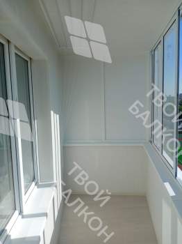 Остекление балкона и отделка стен