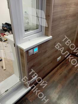 Отделка балкона под ключ в серии дома П-44 с холодным остеклением